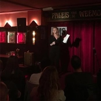 Caroline Ravn underhållare och magiker hyr och boka.