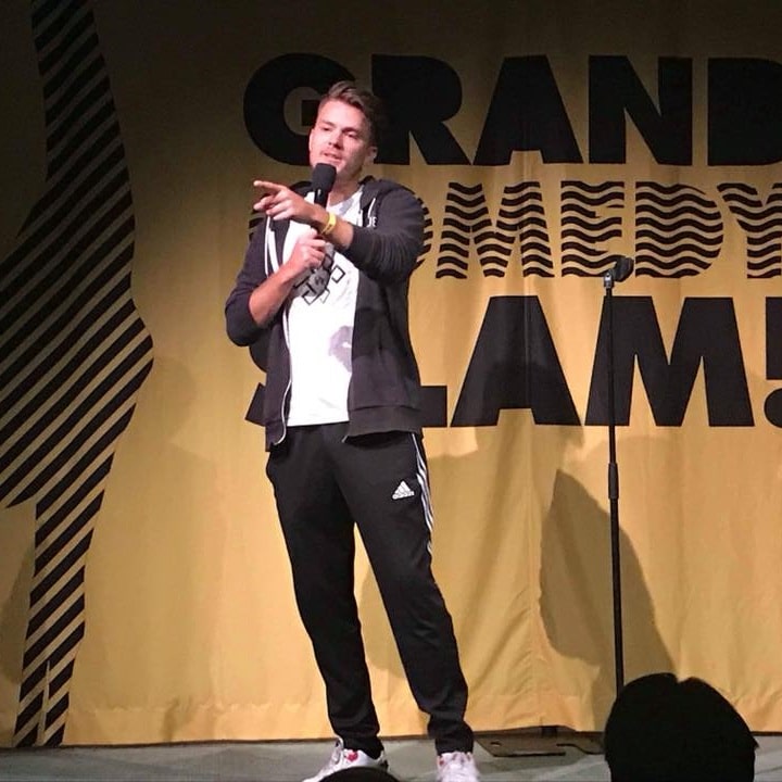 Boka standup komiker viktor klämming