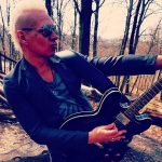 Johan österberg från Malmö trubadur som rockar